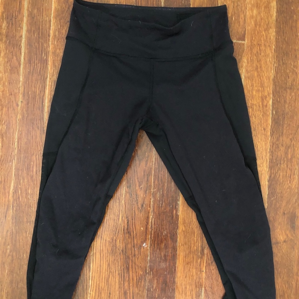 Lululemon mesh back crop
